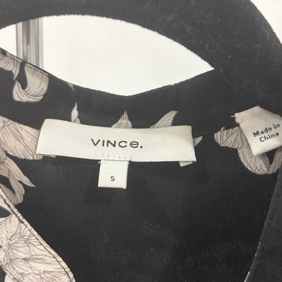 Vince Chrysanthemum Black and Cream 100% Silk Blouse. Size Small. - Picture 2 of 9